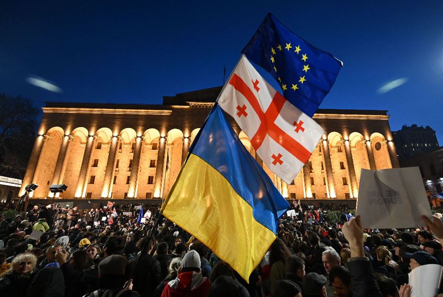 Commentary on rallies against the law on transparency of foreign influence in Georgia